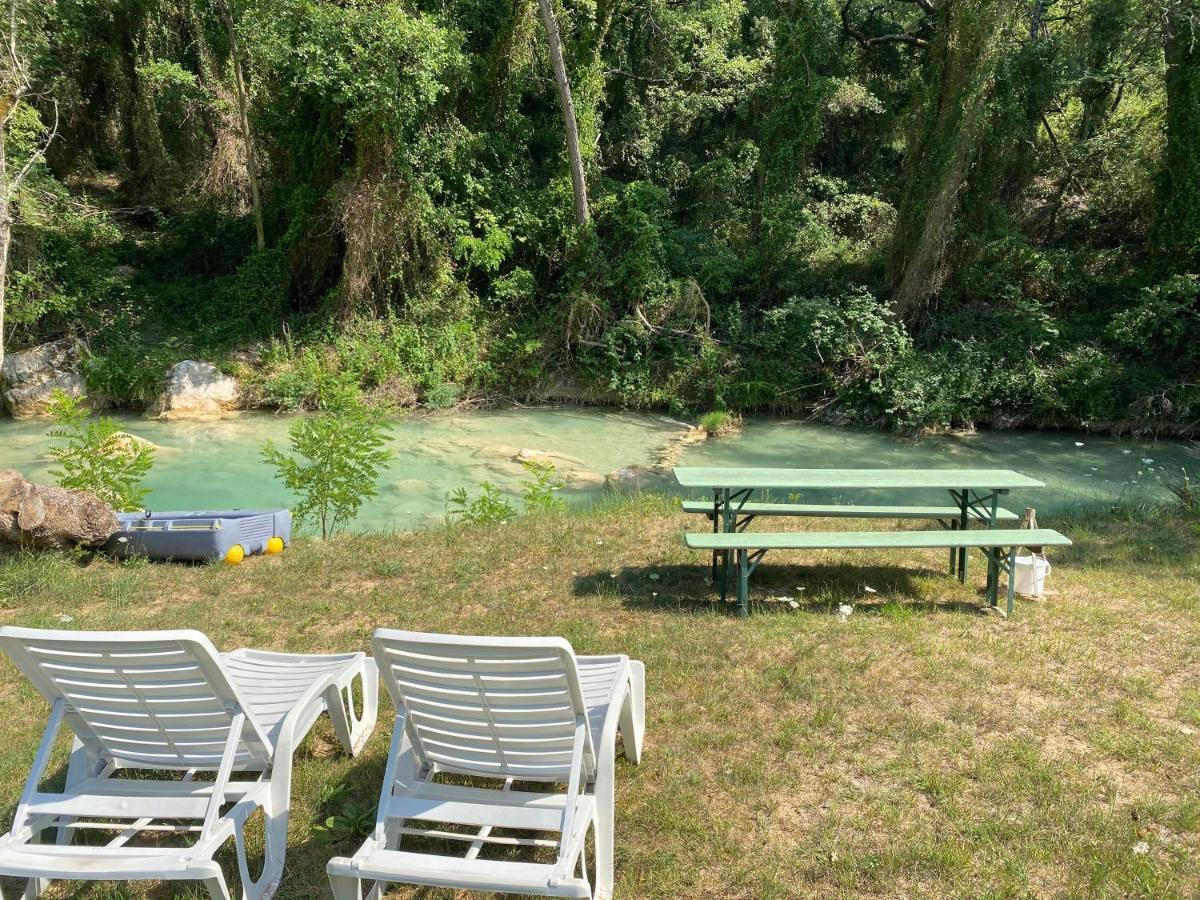 Appartamento Les Mazets De La Cascade Salernes Esterno foto